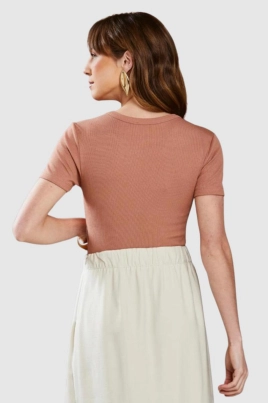 Blusa Coqueta Manga Curta Lisa Feminino Mocha Blusa Coqueta Manga Curta Lisa Feminino Mocha