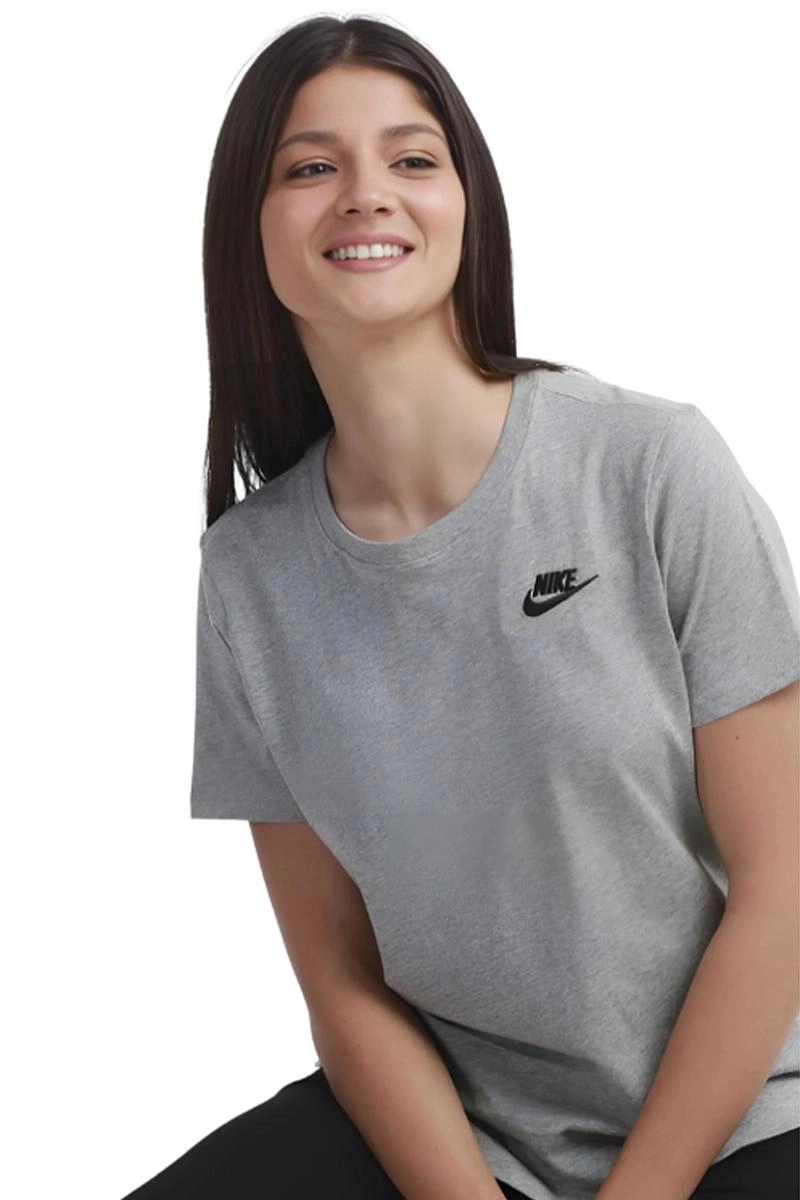 Blusa Nike Manga Curta Alongada Tee Club Feminina Cinza