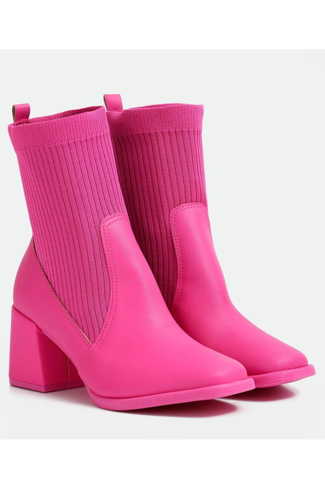 Bota Feminina Cano Curto Salto Grosso Recorte Moleca Bota Feminina Cano Curto Salto Grosso Recorte Moleca
