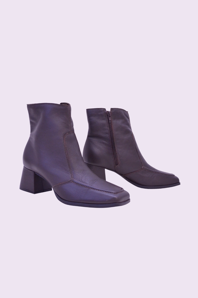 Bota Gabip Bico Quadrado De Couro Feminina Café Bota Gabip Bico Quadrado De Couro Feminina Café