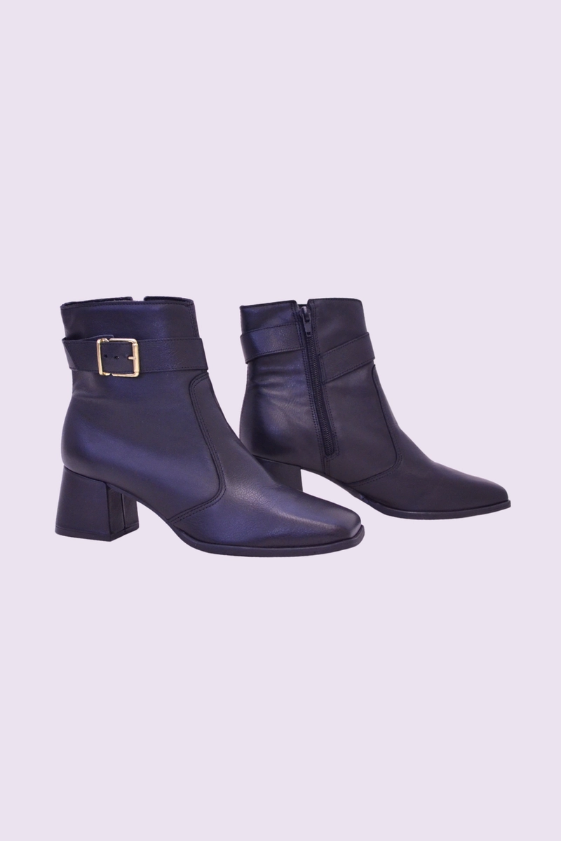 Bota Gabip de Couro Bico Quadrado Feminina Preta Bota Gabip de Couro Bico Quadrado Feminina Preta