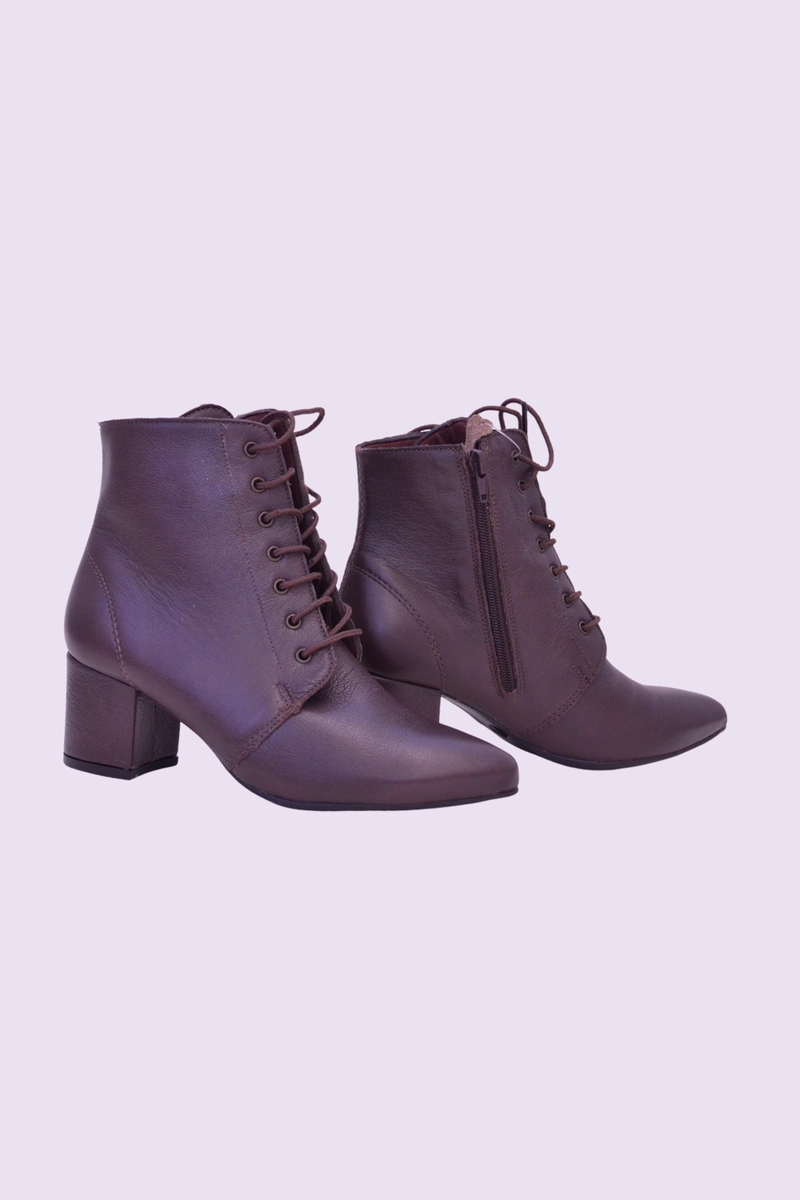 Bota Gabip de Couro com Cadarço Feminina Café