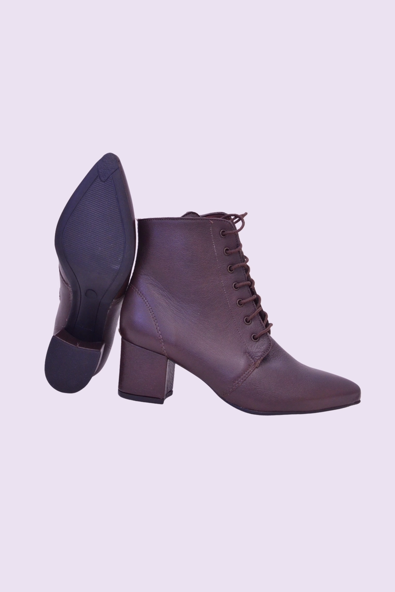 Bota Gabip de Couro com Cadarço Feminina Café