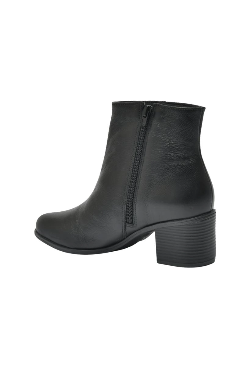 Bota Via Marte Couro Atenas Feminina Preta