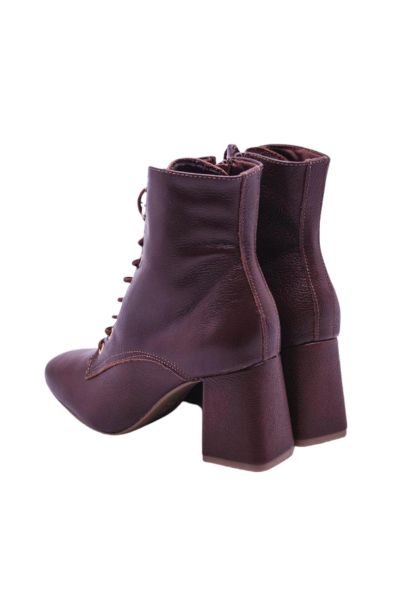 Bota Via Marte Couro Cano Curto Cadarço Feminina Dark Brown Bota Via Marte Couro Cano Curto Cadarço Feminina Dark Brown
