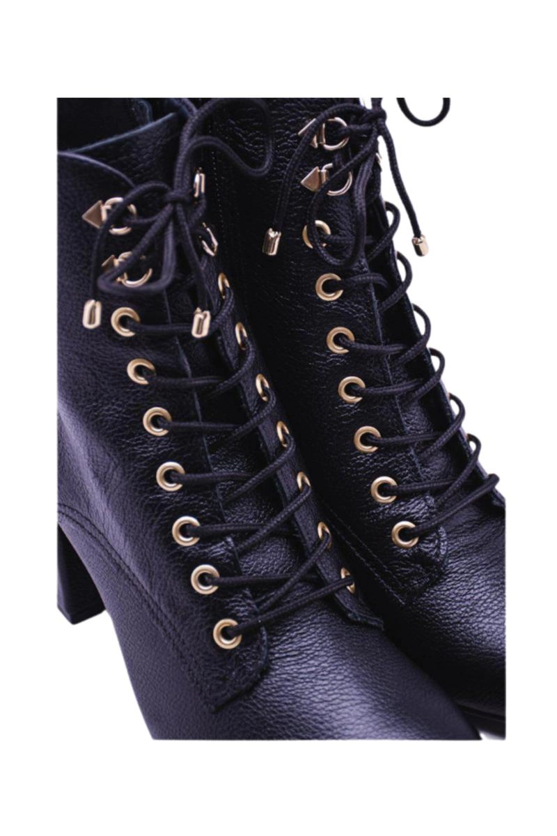 Bota Via Marte Couro Cano Curto Cadarço Feminina Preta