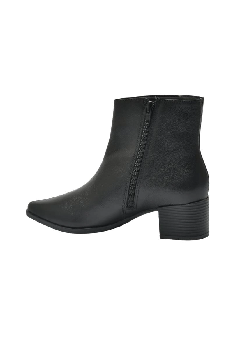 Bota Via Marte Couro Cano Curto Saltinho Feminina Preta