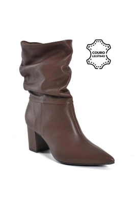 Bota Feminina de Couro Slouchy Via Marte