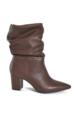 Bota Feminina de Couro Slouchy Via Marte
