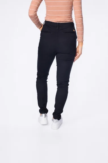 Calça Feminina de Sarja Max Denim Skinny Premium Preto Calça Feminina de Sarja Max Denim Skinny Premium Preto