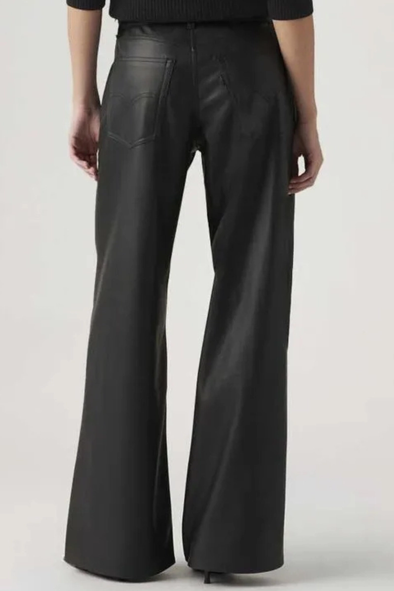 Calça Levis Straight Leather Couro Sintético Feminina Preta Calça Levis Straight Leather Couro Sintético Feminina Preta