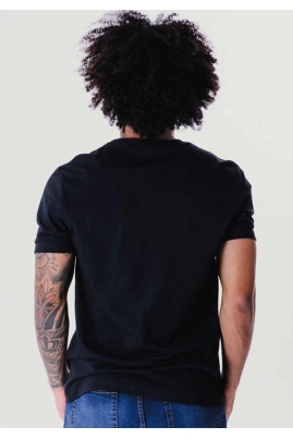 Camiseta Cavalera Manga Curta Básico Masculino Preto Camiseta Cavalera Manga Curta Básico Masculino Preto