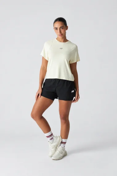 Camiseta Feminina New Balance Off White Infinity Propel Camiseta Feminina New Balance Off White Infinity Propel