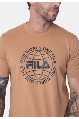 Camiseta Fila One World Manga Curta Masculina Caramelo Camiseta Fila One World Manga Curta Masculina Caramelo