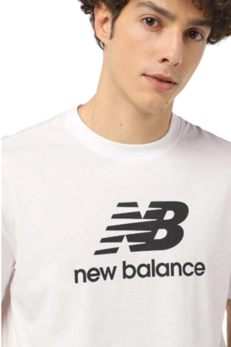 Camiseta New Balance Manga Curta Essentials Masculina