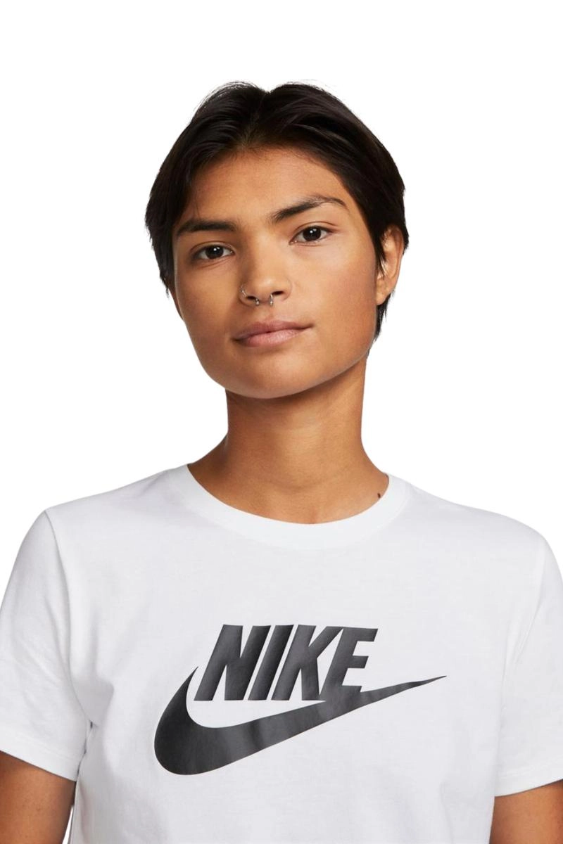 Camiseta Nike Club Tee Feminina