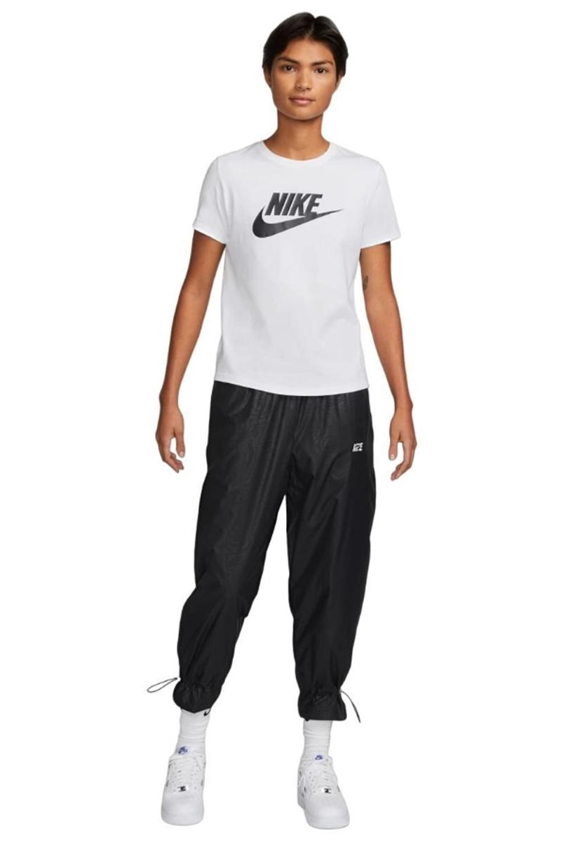 Camiseta Nike Club Tee Feminina