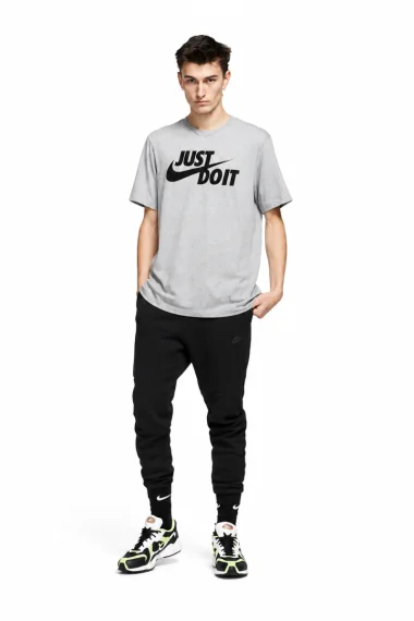 Camiseta Nike Just Do It Swoosh Masculina Cinza Camiseta Nike Just Do It Swoosh Masculina Cinza