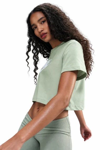 Camiseta Nike Sportswear Essential Feminina Camiseta Nike Sportswear Essential Feminina