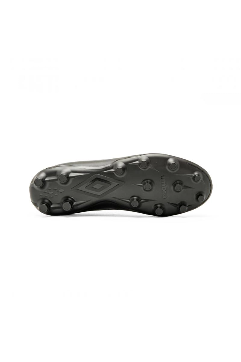 Chuteira de Campo Umbro Masculina
