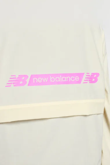 Jaqueta Feminina Corta Vento New Balance Off White Jaqueta Feminina Corta Vento New Balance Off White