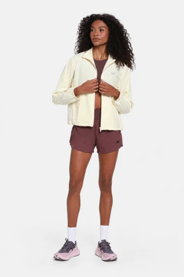 Jaqueta Feminina Corta Vento New Balance Off White Jaqueta Feminina Corta Vento New Balance Off White
