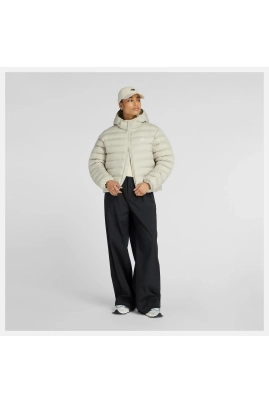 Jaqueta Feminina Puffer Sport Essentials New Balance Creme Jaqueta Feminina Puffer Sport Essentials New Balance Creme
