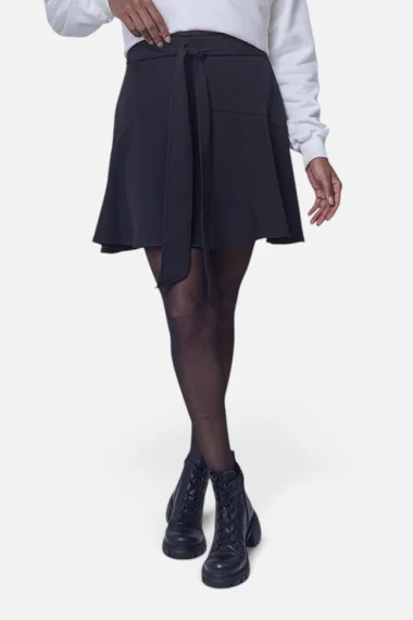 Saia Feminina Laço Gabi Preta Saia Feminina Laço Gabi Preta