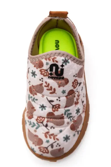 Tênis Novopé Super Flex Infantil Flores e Capivaras Marrom Tênis Novopé Super Flex Infantil Flores e Capivaras Marrom